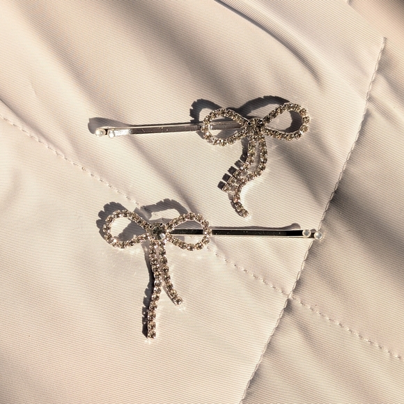 Elegant Crystal Bow Hair Clips (NWOT) - Picture 2 of 9